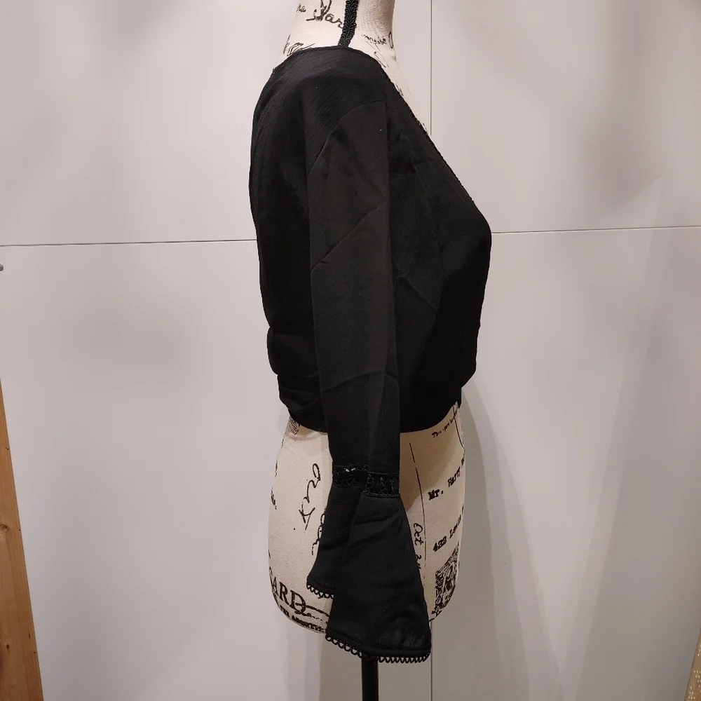 Wrap top with bell sleeves - Picture 4 of 6